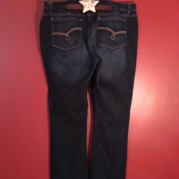 Women’s Dark-Rinsed Boot-Cut Jeans - Picture 3 of 5